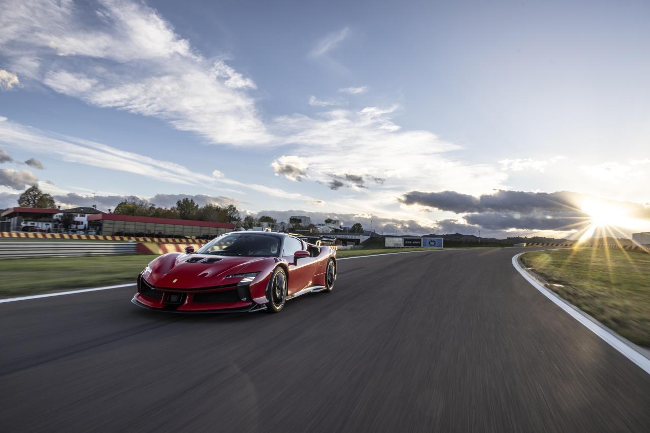Ferrari_SF90XX_Stradale_00203-2_0adec361-1f53-4508-97ea-0287727313ad.thumb.jpg.b7851f8ee9303996902a9beab766f607.jpg