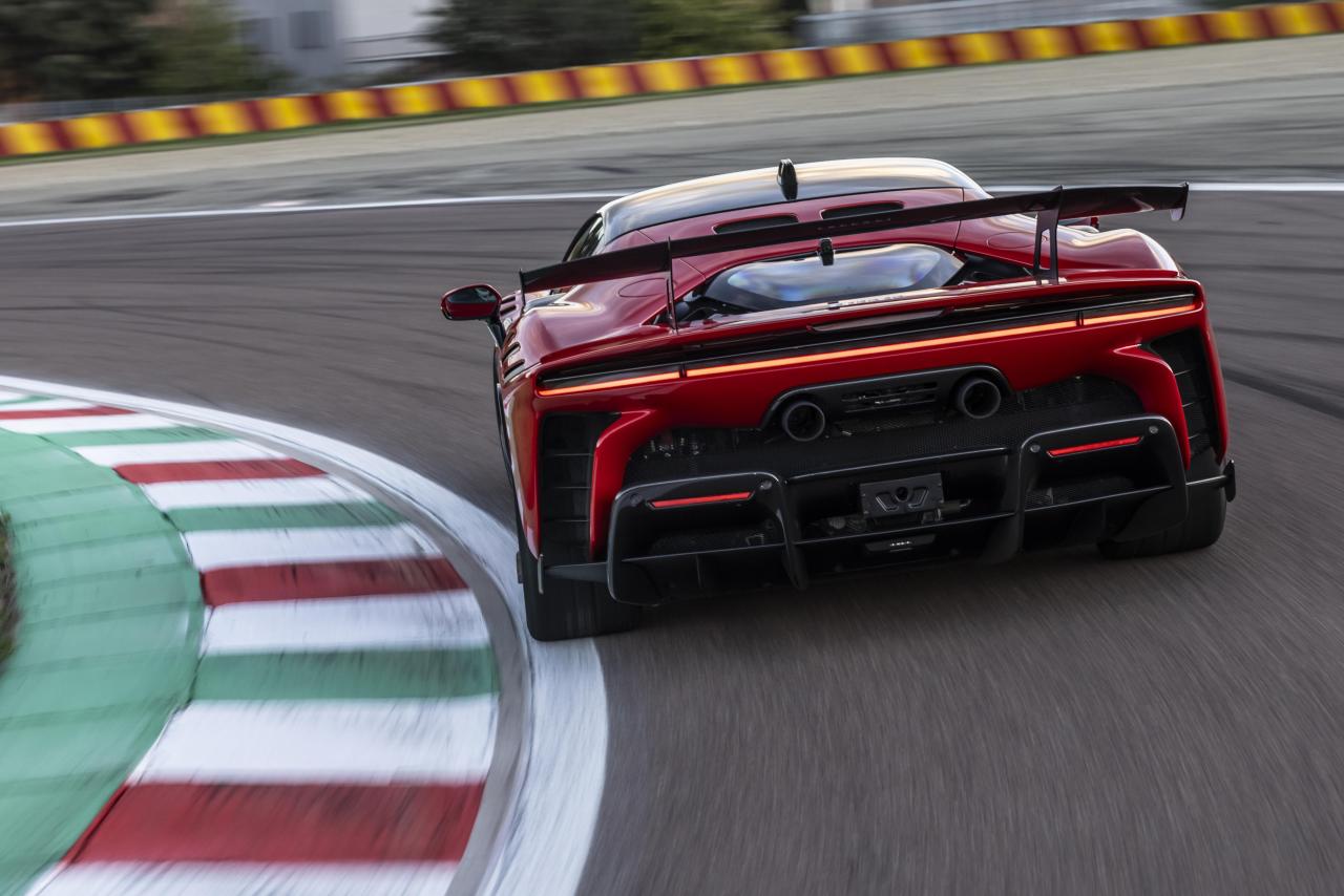 Ferrari_SF90XX_Stradale_00242-2_c4e216cb-cbd3-4dca-81d9-e042732f0783.thumb.jpg.53cd6f36fb9b54c460e2e20da245b0c5.jpg