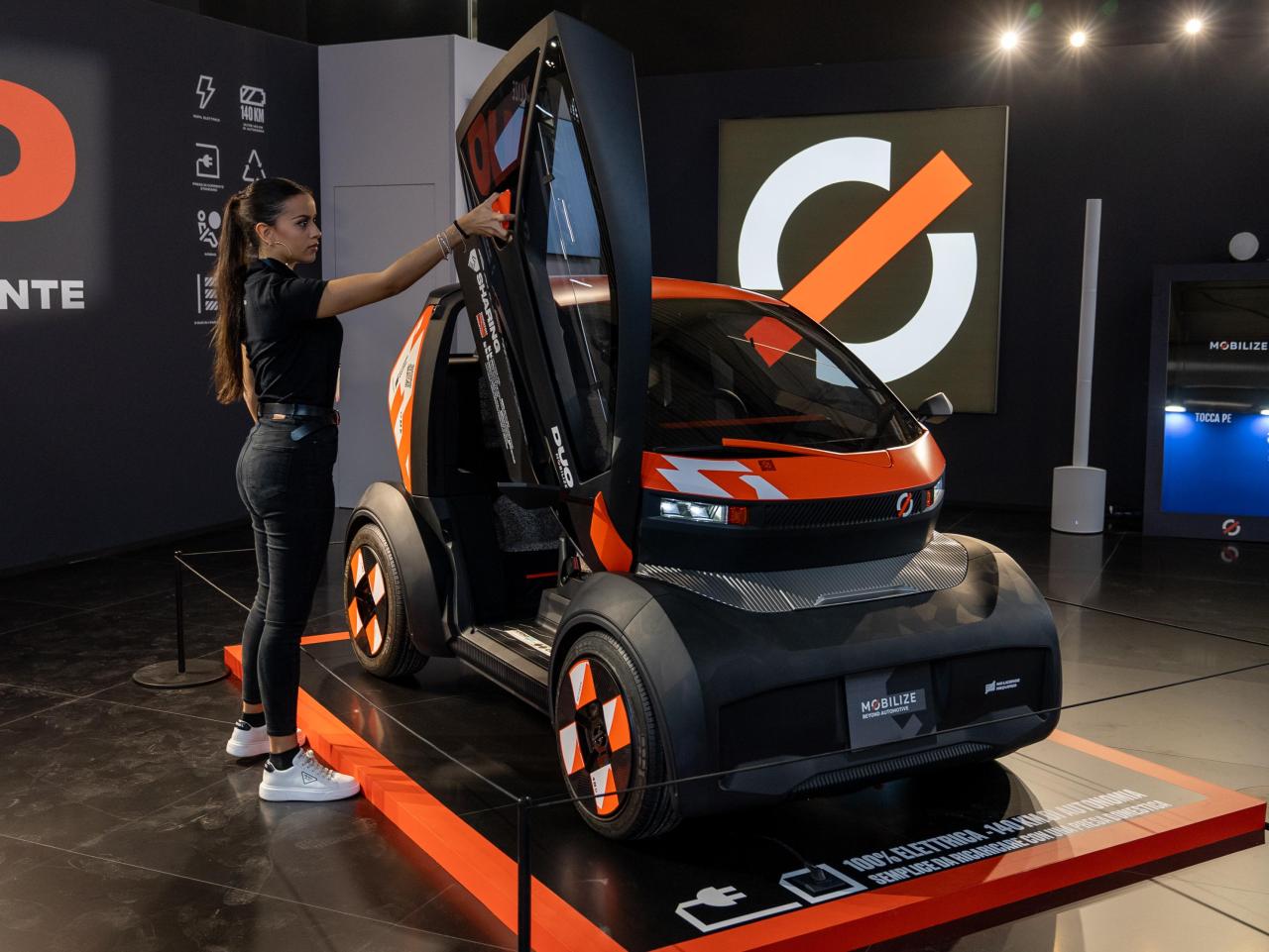 GRANDE_INTERESSE_DI_PUBBLICO_PER_IL_DEBUTTO_DI_MOBILIZE_AD_EICMA_2023(3).thumb.jpg.3a70efcdb654ba71a3f8f7a103e3d5b7.jpg