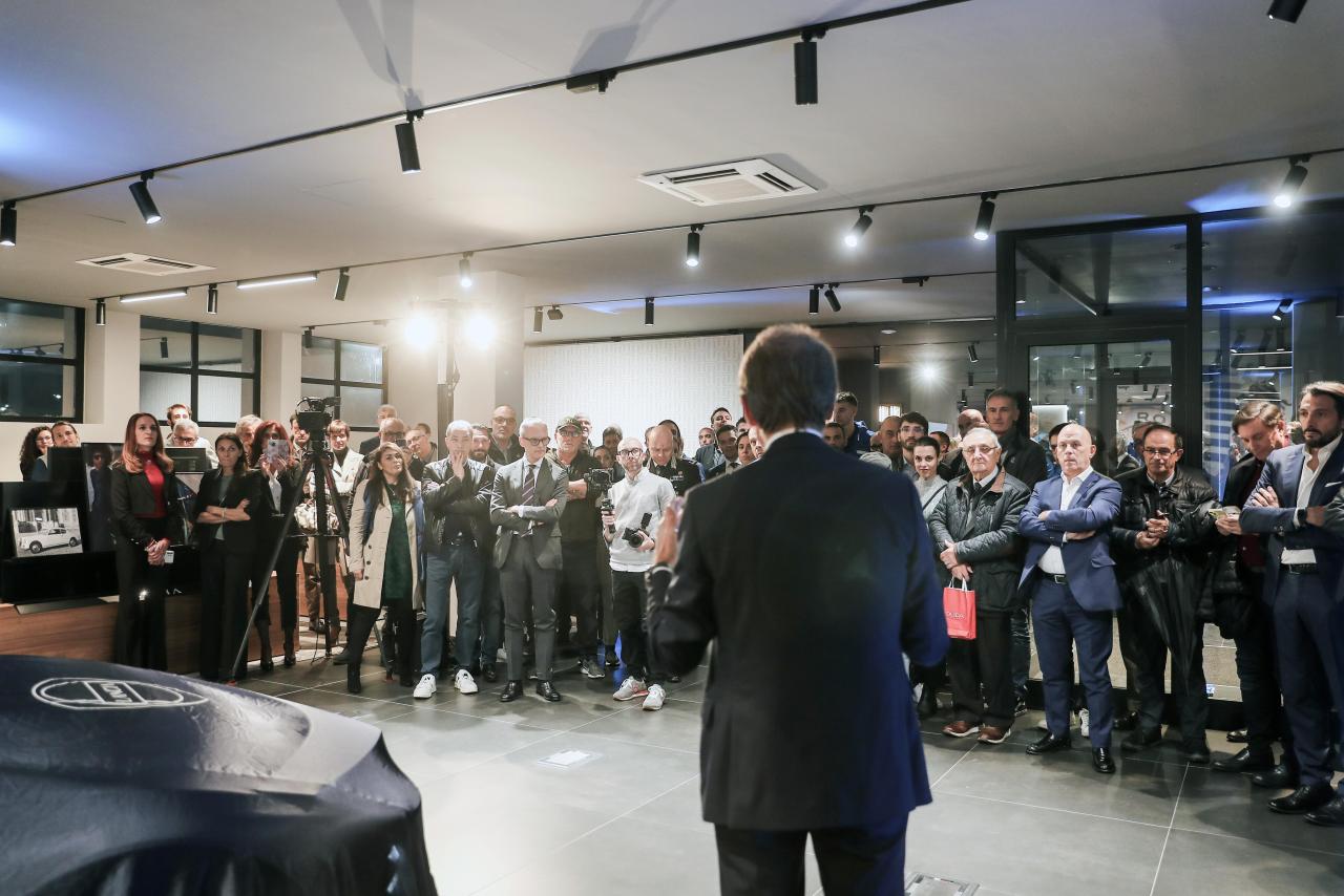 LanciaPuRaHPEinauguralenuoveconcessionarieitaliane(5).thumb.jpg.7b5ed9c6aae5754db3b7b37bec14e522.jpg