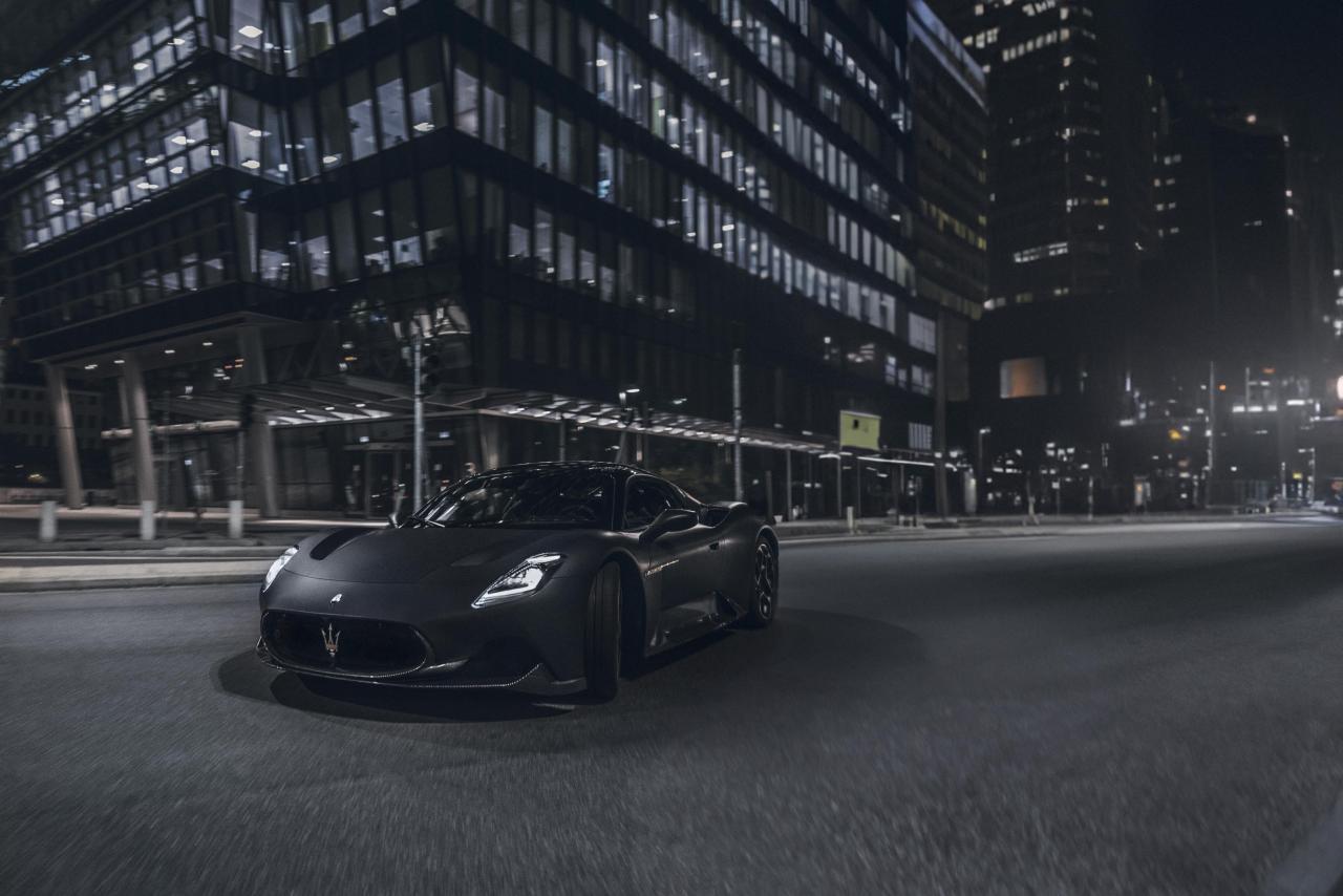 Medium-22796-MaseratiMC20Notte.thumb.jpg.08dfc37c523693a4b240171f744b1110.jpg