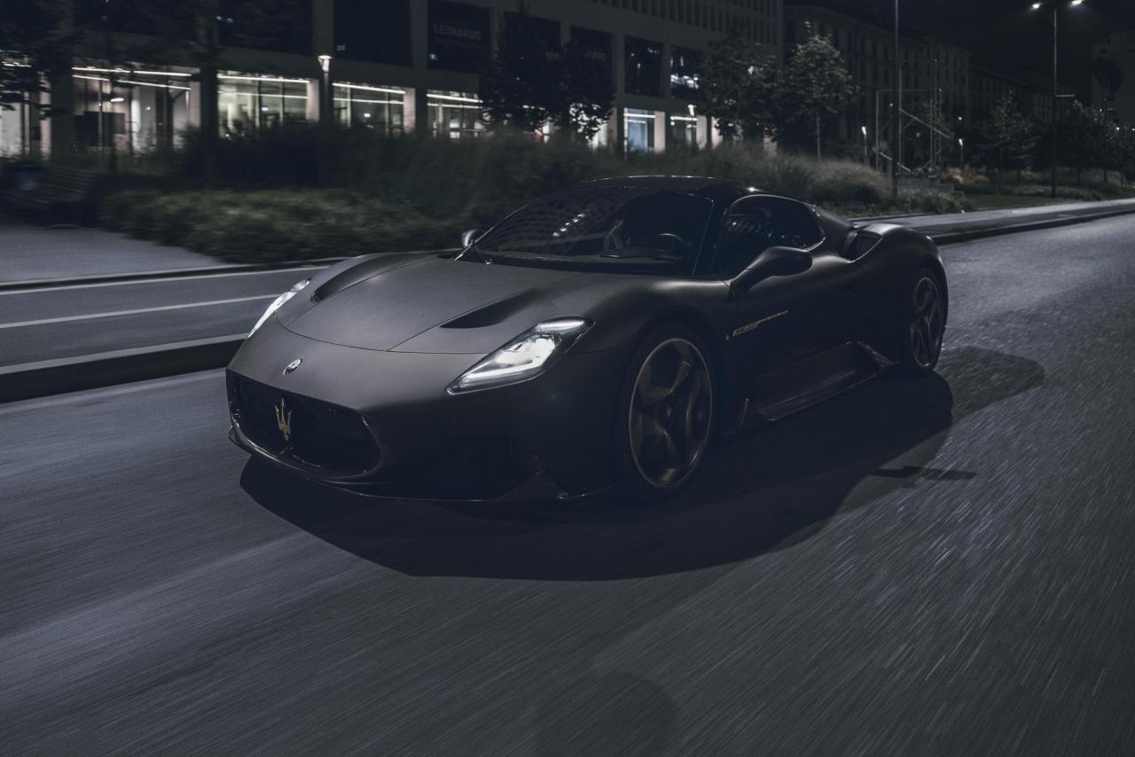 Medium-22797-MaseratiMC20Notte.thumb.jpg.87da2b28b7cda3e6ab6eee29867f8130.jpg