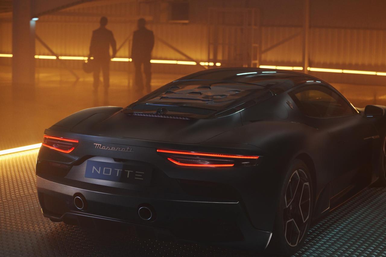 Medium-22812-MaseratiMC20NottewithDavidBeckhamAndreaBertolini.thumb.jpg.ed3593434e85e2e18967cccdf3f068ec.jpg