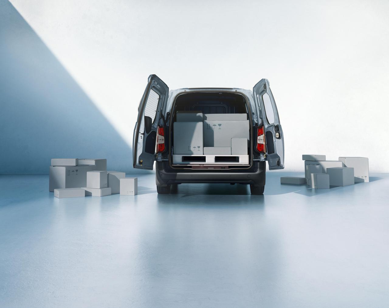 VauxhallNewCombo_523333.jpg