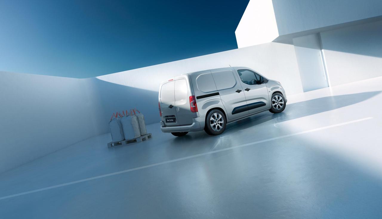 VauxhallNewCombo_523334.jpg
