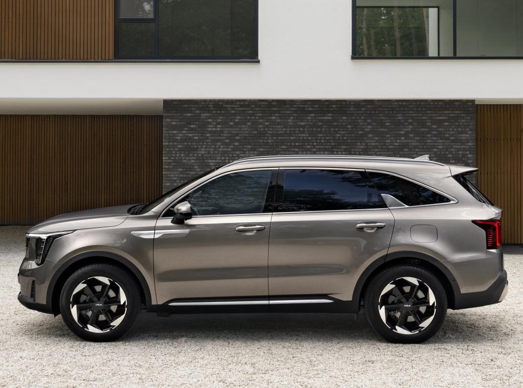 kia_sorento_hev_11_026300c108e7069b.jpg.906145d5e6c4b1f97c85133452416094.jpg