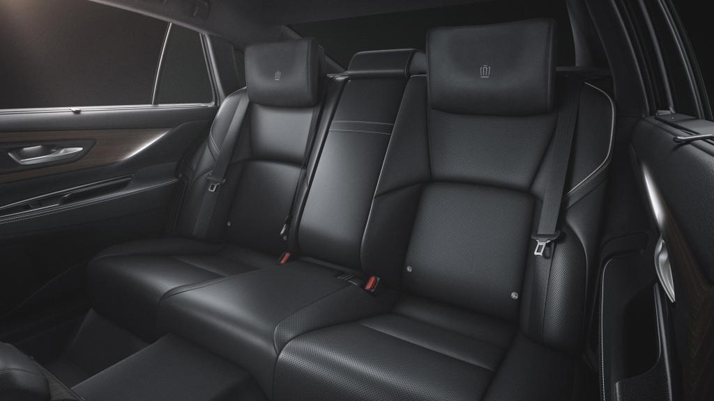 toyota_crown_hev_sedan_6.jpg.d256f99f5c1809eba71a590fa82834f5.jpg