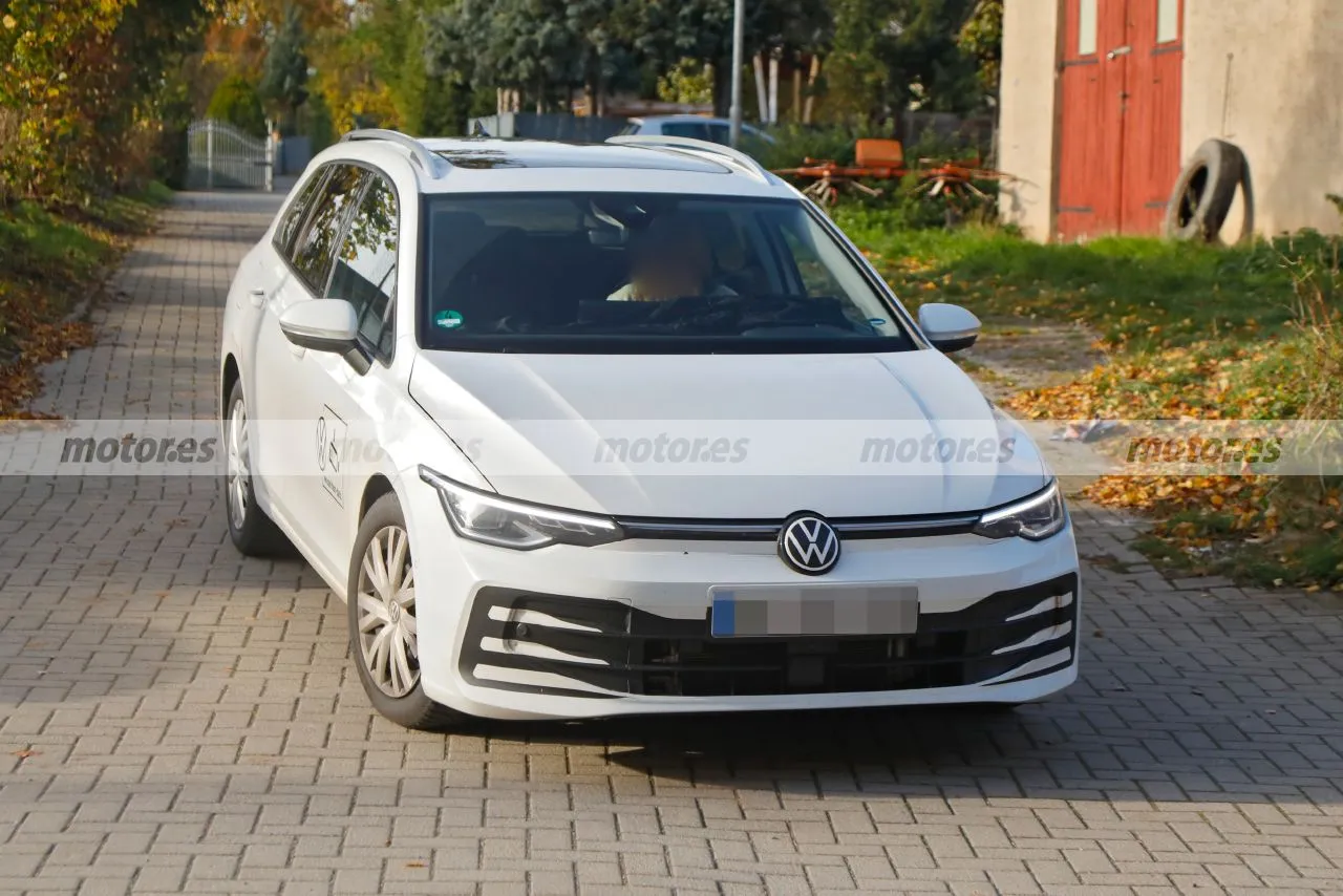 volkswagen-golf-variant-facelift-2024-202398865-1701107389_3.webp.d120ebbba1ff98e88b4af2249368e2f8.webp