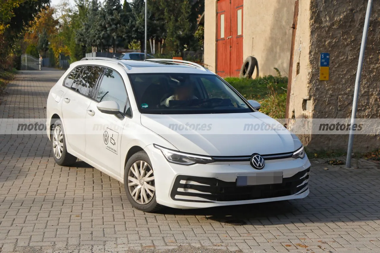 volkswagen-golf-variant-facelift-2024-202398865-1701107390_4.webp.6923cf1dc6040bdc970f7399a7fb72bb.webp