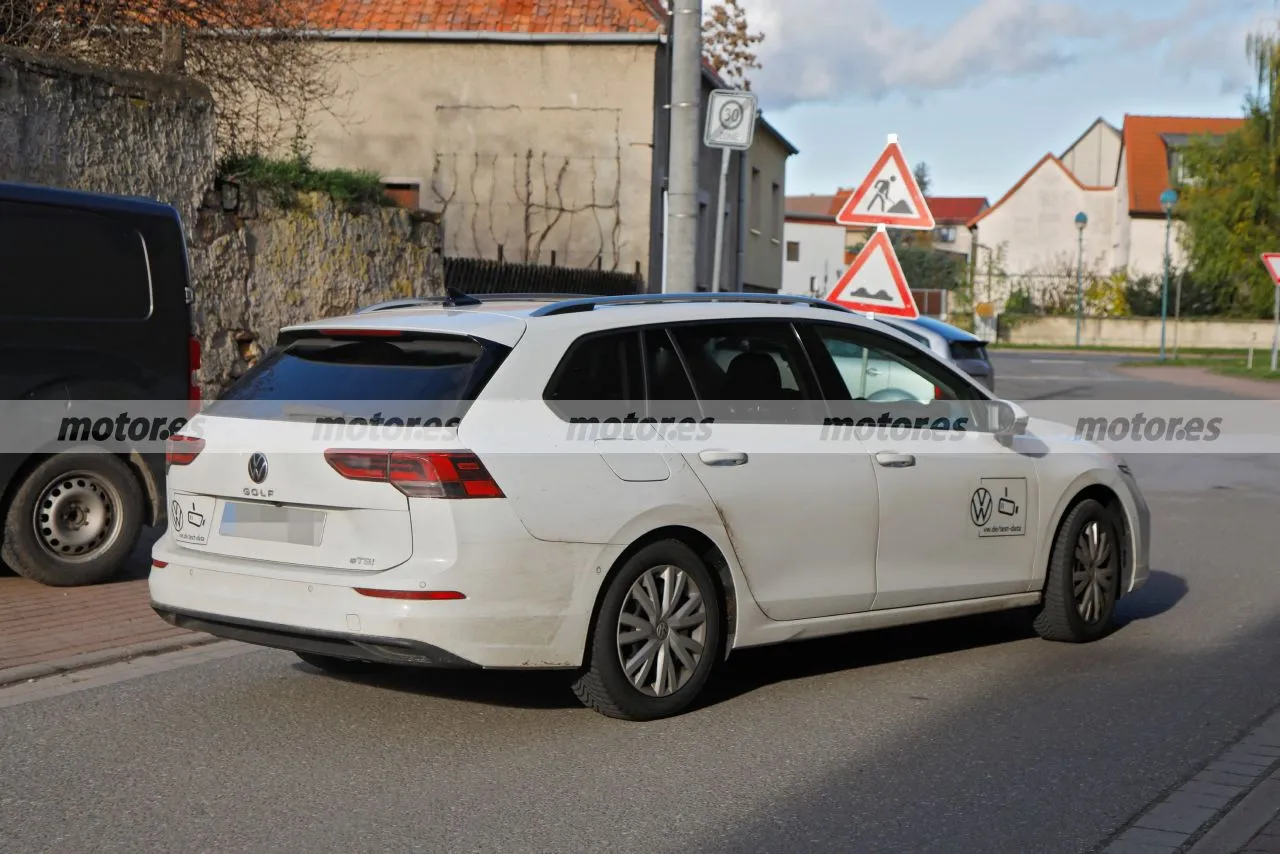 volkswagen-golf-variant-facelift-2024-202398865-1701107395_8.webp.207378c0b3f24c88364faa73427385c2.webp