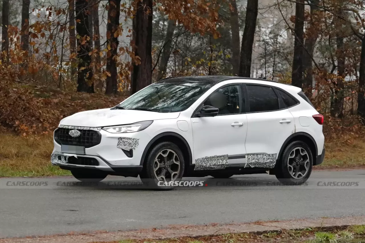 2024-Ford-Kuga-1213-4.thumb.webp.de99d5109117a8d35e333caf8d4fc703.webp