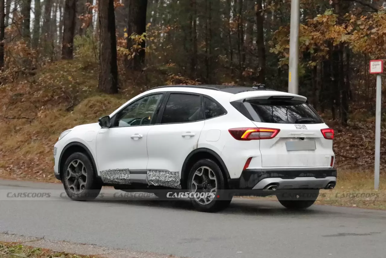 2024-Ford-Kuga-1213-9.thumb.webp.268c255cf844ac45b9c56284804e4b18.webp