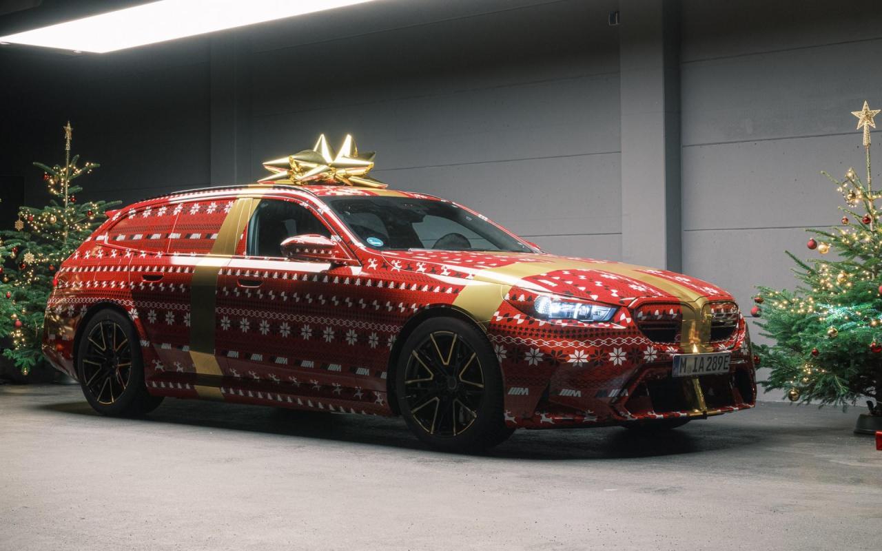 bmw-m5-touring-xmas-gallery-07.thumb.jpg.da549eb7dc2a800d3c2117e48fcfa705.jpg