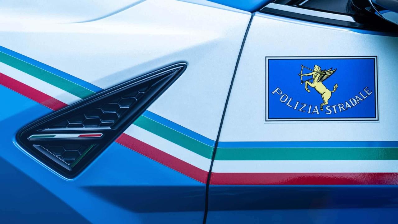 la-lamborghini-urus-performante-della-polizia-di-stato(5).thumb.jpg.be90d1ff8a65d0cffba9313ba57eef3b.jpg