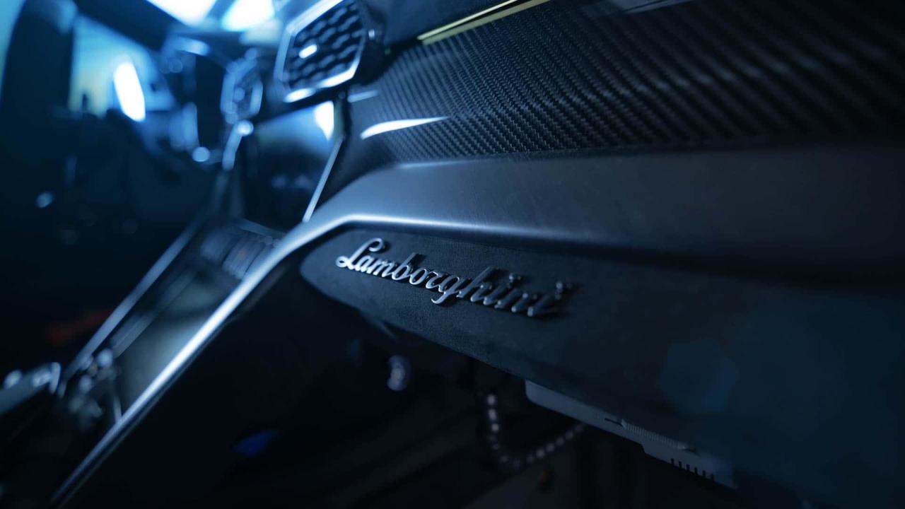la-lamborghini-urus-performante-della-polizia-di-stato(7).thumb.jpg.a3c11d4cb5a45680f3372d8673a14b57.jpg