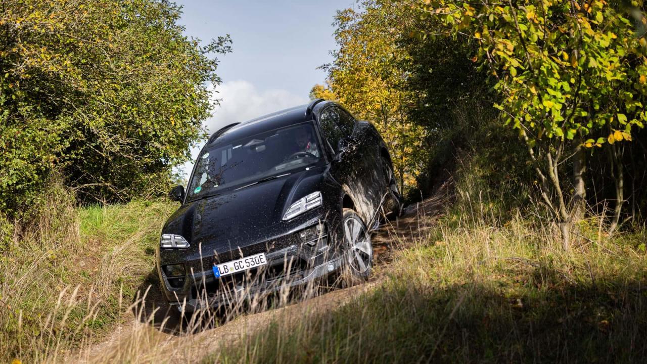 porsche-macan-2024-elettrica-prototipo-pre-produzione---foto (11).jpg