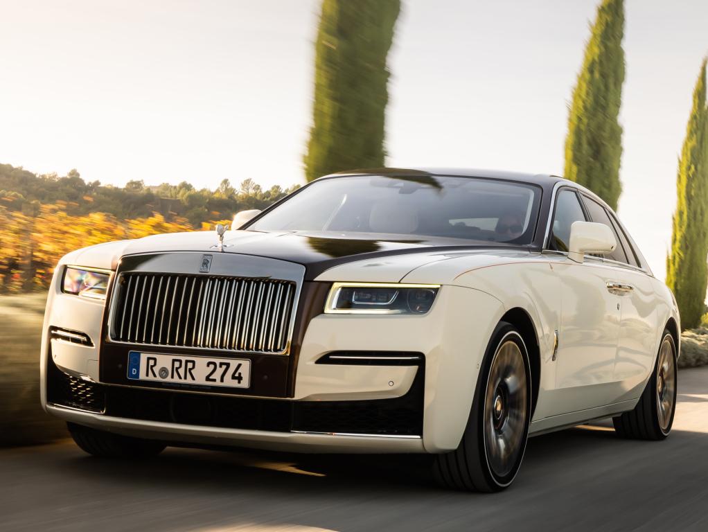 rolls-royce_ghost_amber_roads_10_054a05b20b7a08a0.jpg.336f996106c0e2bba98ea03e573e8636.jpg