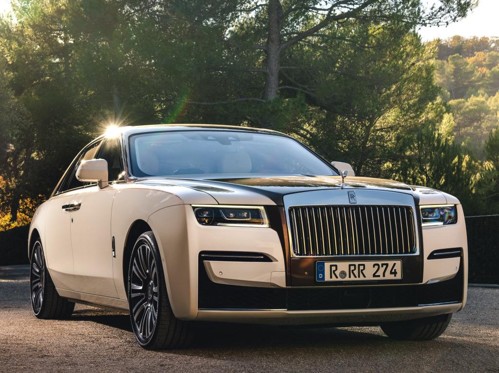 rolls-royce_ghost_amber_roads_2_09ee04e20d2f09d9.jpg.c6fbdd09dd6a0c820fd9382f3933996f.jpg