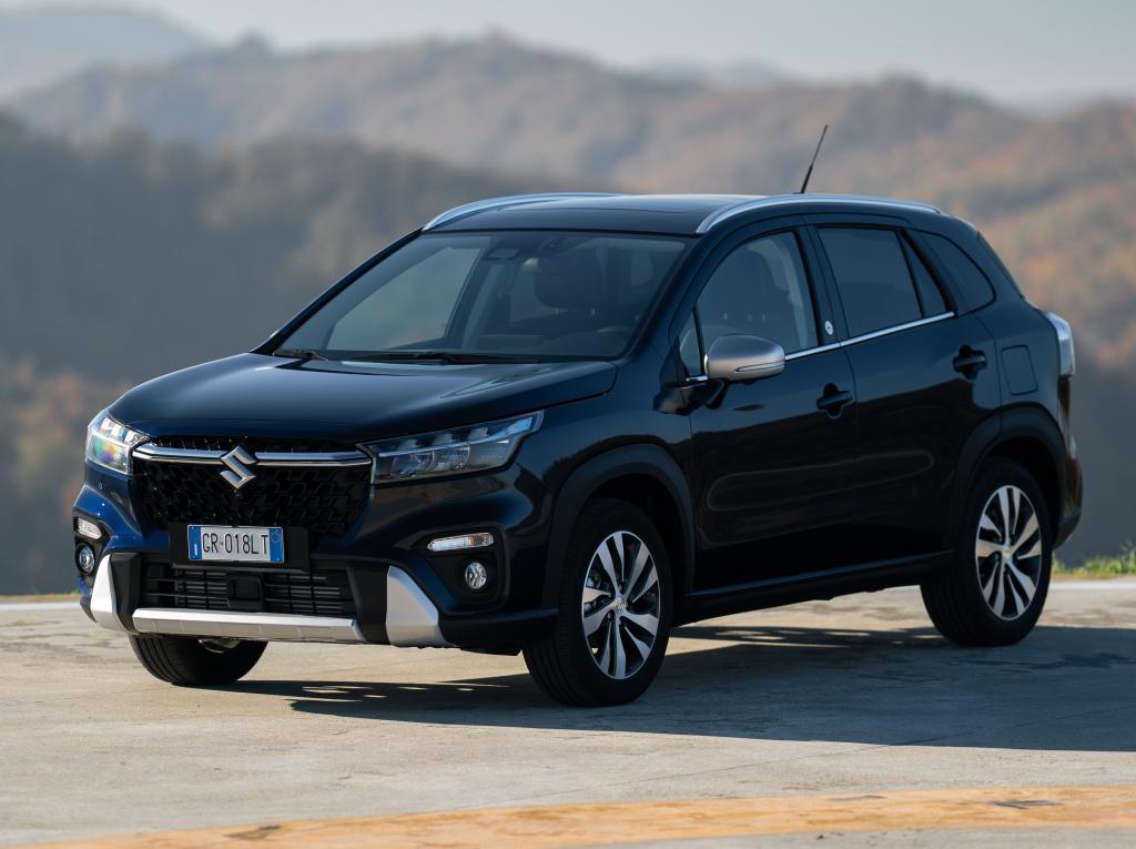 suzuki_s-cross_full_hybrid_yoru_78_040b04210ed20b14.jpg.dae71c241aacf2d3ed96fe73f7092f6a.jpg