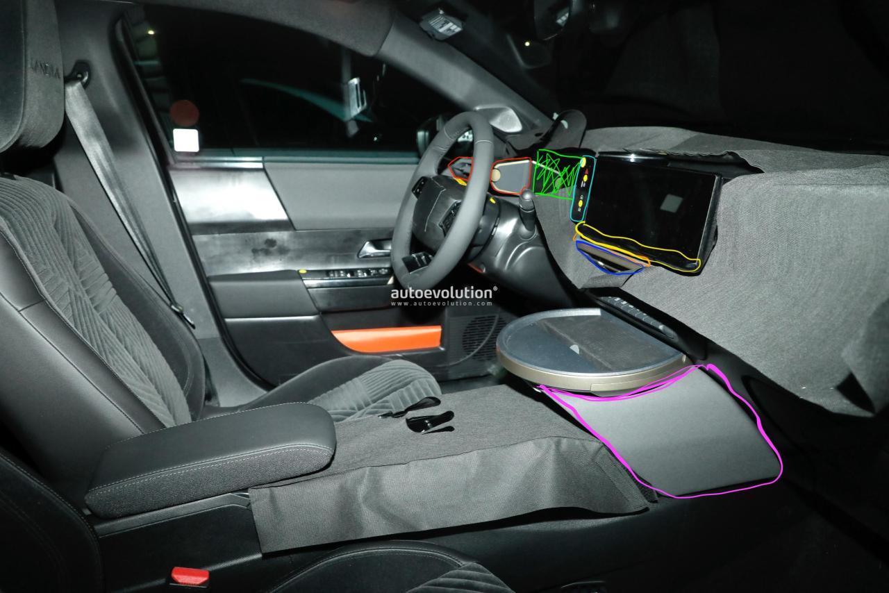 the-2024-lancia-ypsilon-has-been-leaked-or-better-said-leaks-literally_5.jpg