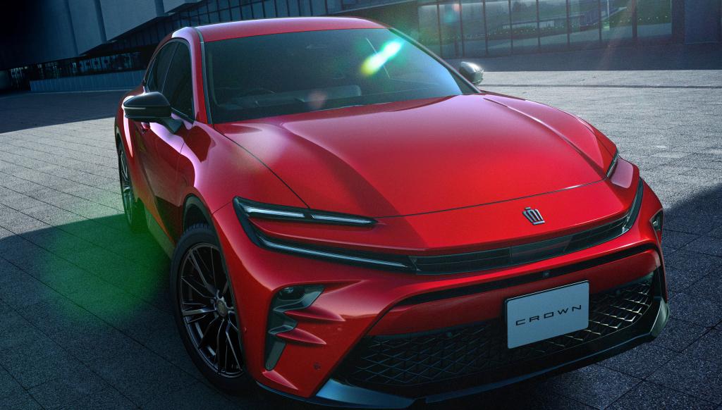 toyota_crown_sport_phev_rs_1.jpg.c41f61d3797fa9fb05311179d586bafb.jpg