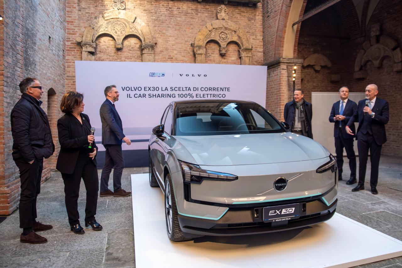 322850_Volvo_Car_Italia_fornir_300_nuove_EX30_full_electric_al_servizio_di_car.thumb.jpg.cd7d65c3e33cb7950b9456018ed5a06d.jpg
