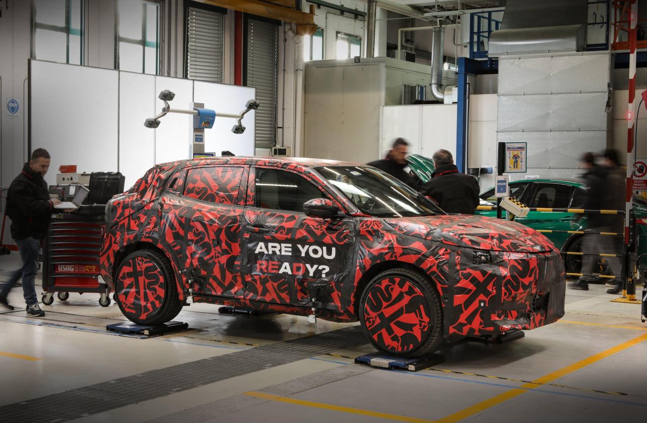 AlfaRomeoMILANO2.thumb.JPG.569f3be1cc14b747c11a1f071e5a932f.JPG