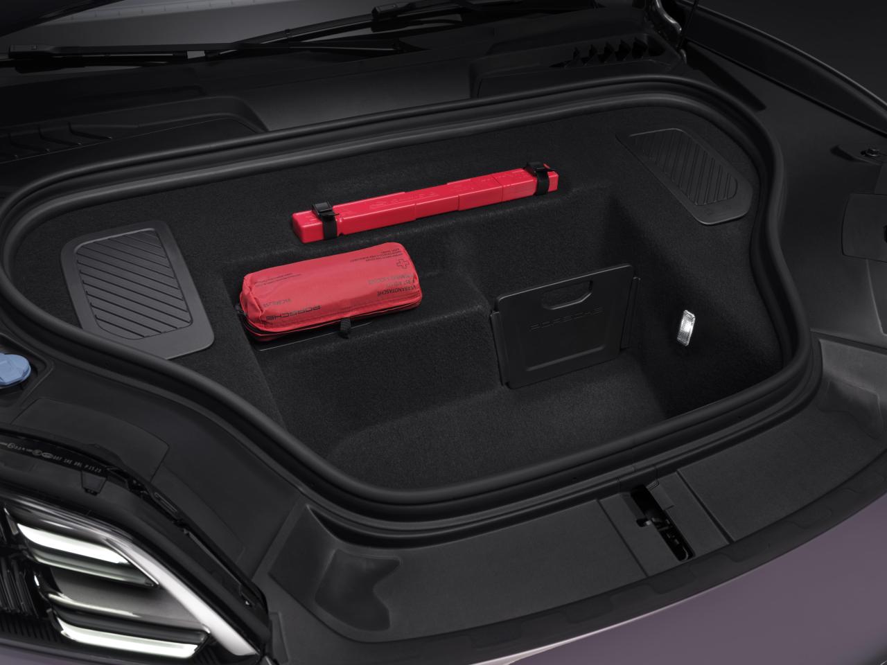 Macan_4_Details_007.thumb.jpg.f509f37cadf9bec583cb411e35553fc3.jpg
