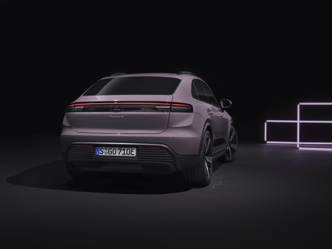 Macan_4_Details_009.thumb.jpg.ea1c139a9b72cd119633842c42109dbf.jpg