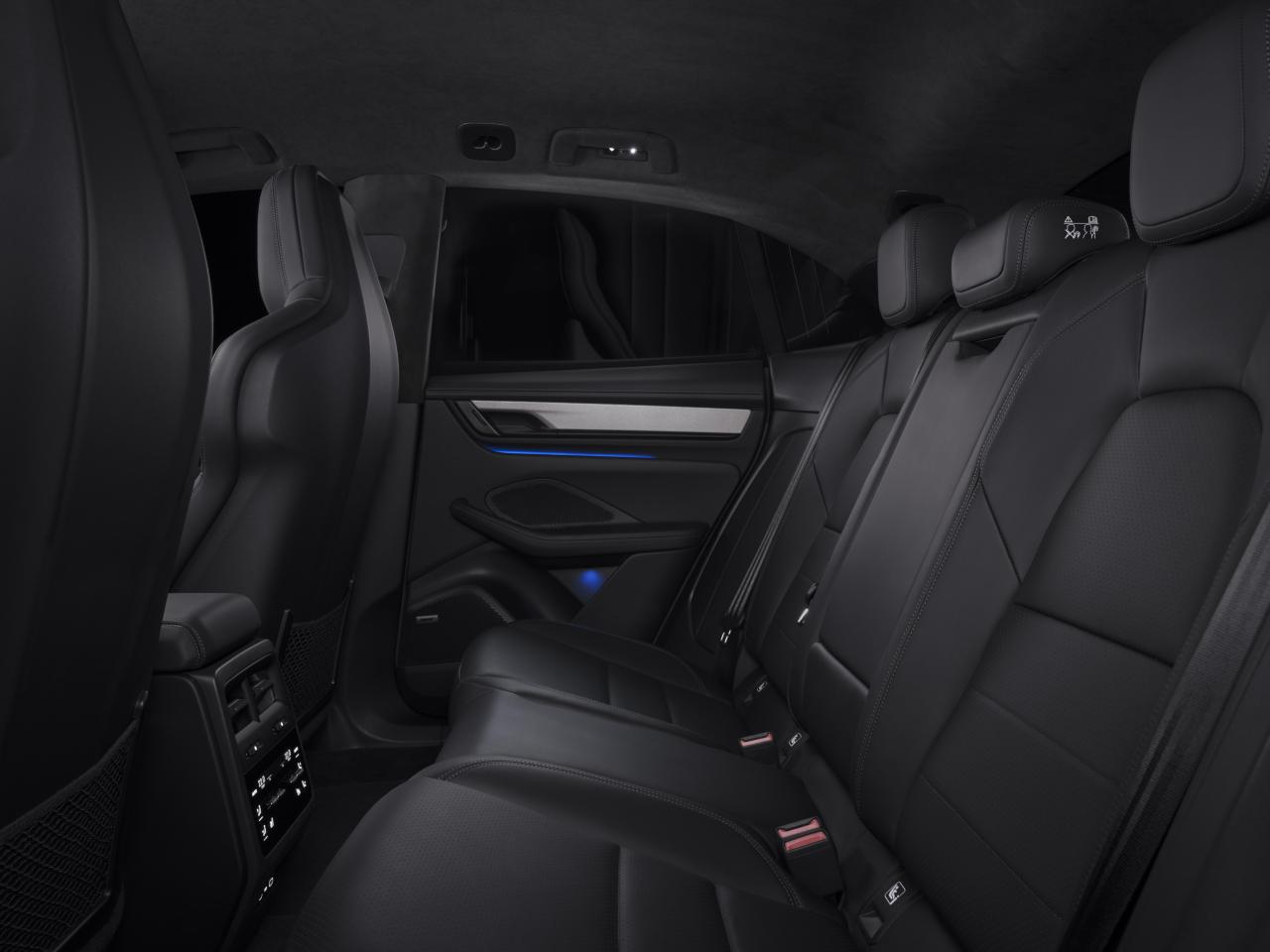 Macan_4_Interieur_012.thumb.jpg.3d1c645081a133daa5acffe9d5c07a42.jpg