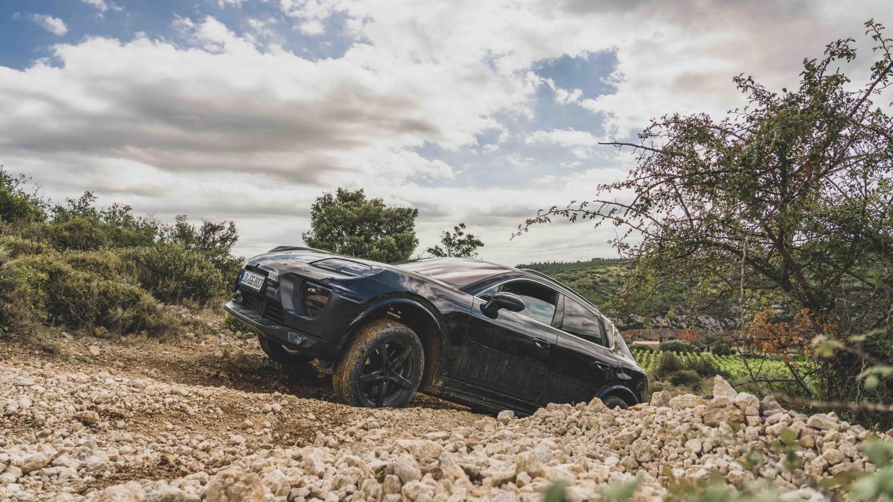 Macan_Development_Offroad1.thumb.jpeg.f0bbddd6814722c35c686e92e8140321.jpeg
