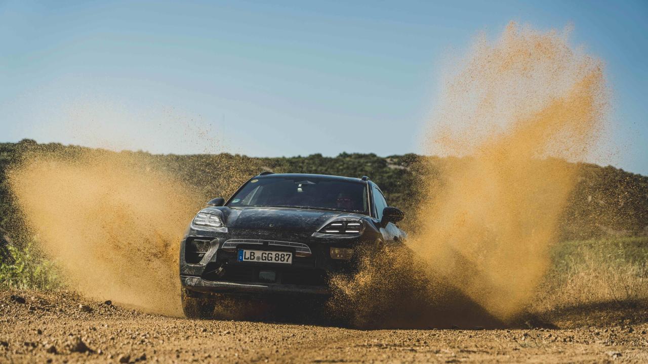 Macan_Development_Offroad3.thumb.jpeg.e8a2bb36b89ecd235d9ab57118736170.jpeg