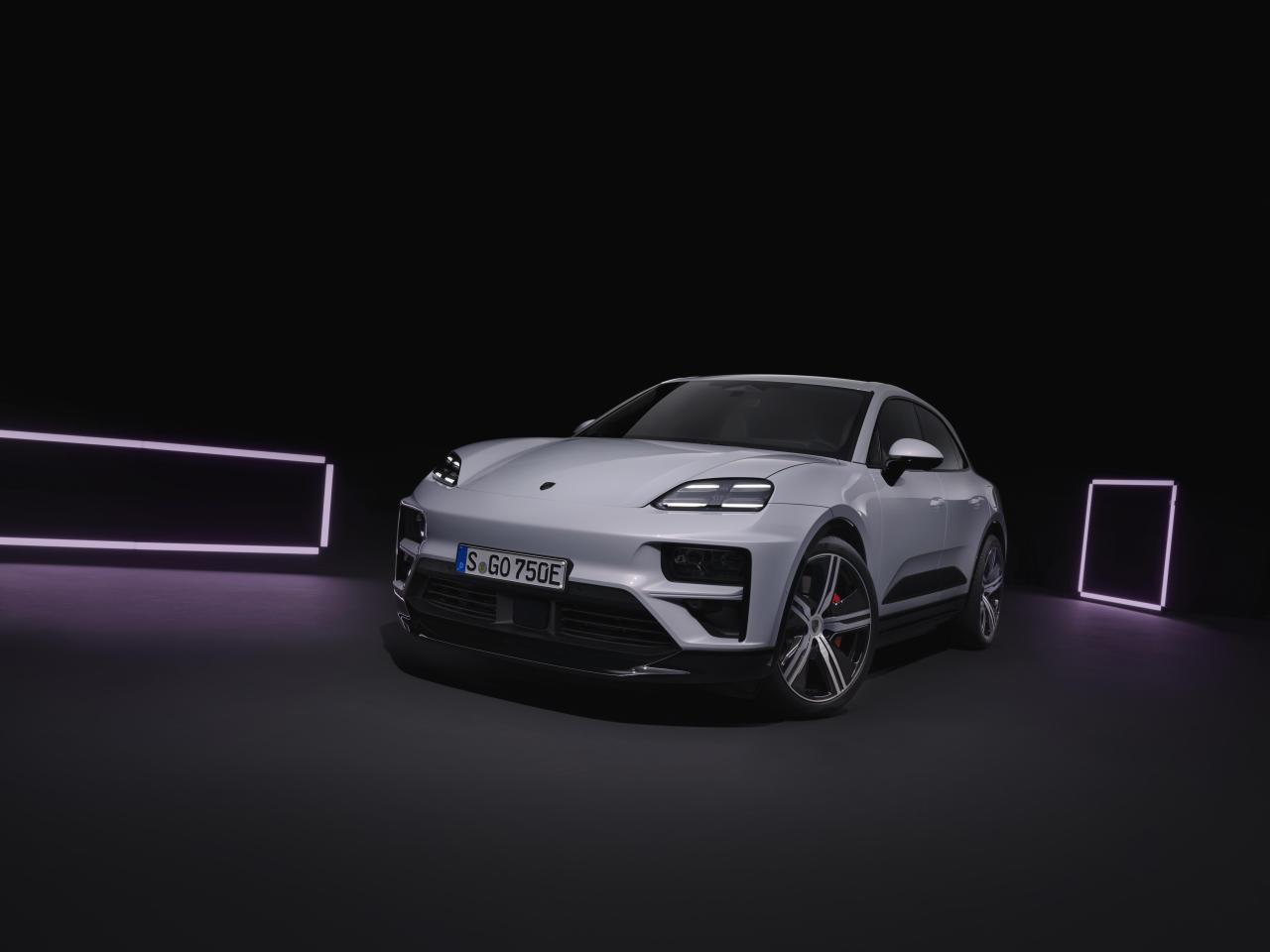 Macan_Turbo_004.thumb.jpg.d03b56d6d3ebbf15ebc0e3ccf1155480.jpg