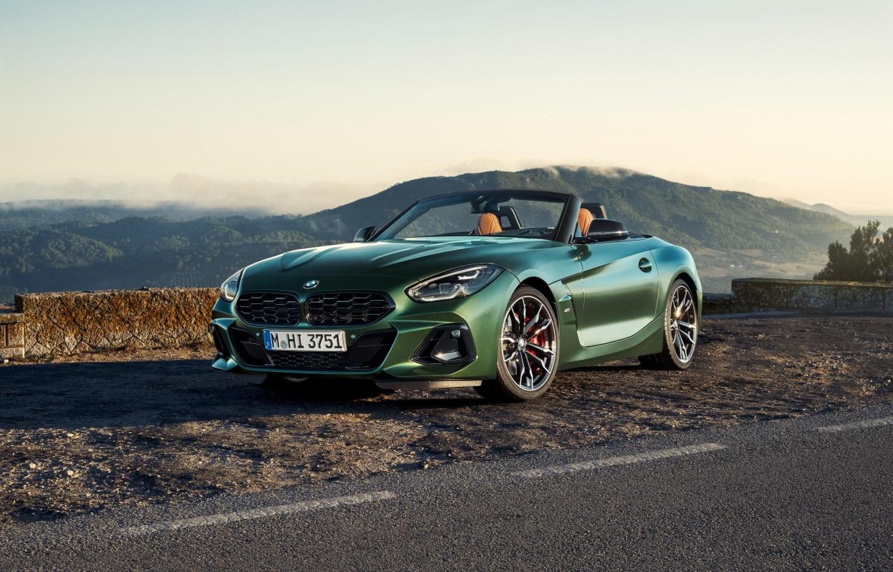 P90535748_lowRes_the-bmw-z4-m40i-with.thumb.jpg.10ca6c9455eb9d902fbeaec6985df5b2.jpg