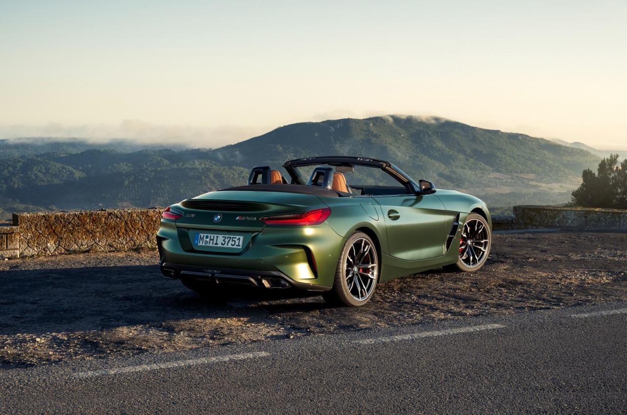 P90535749_lowRes_the-bmw-z4-m40i-with.thumb.jpg.8df0c993398bb0ba5aaf7c79e4ce71b6.jpg