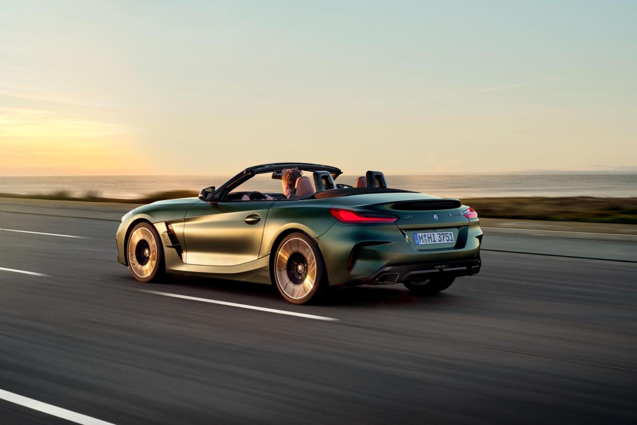 P90535758_lowRes_the-bmw-z4-m40i-with.thumb.jpg.ea30522682decdfda77e280ecfc7d942.jpg