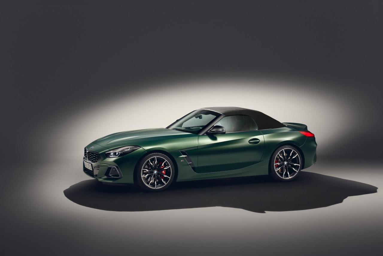 P90535778_lowRes_the-bmw-z4-m40i-with.thumb.jpg.7bde6fe3e00981f93fb42943b4d3bce3.jpg