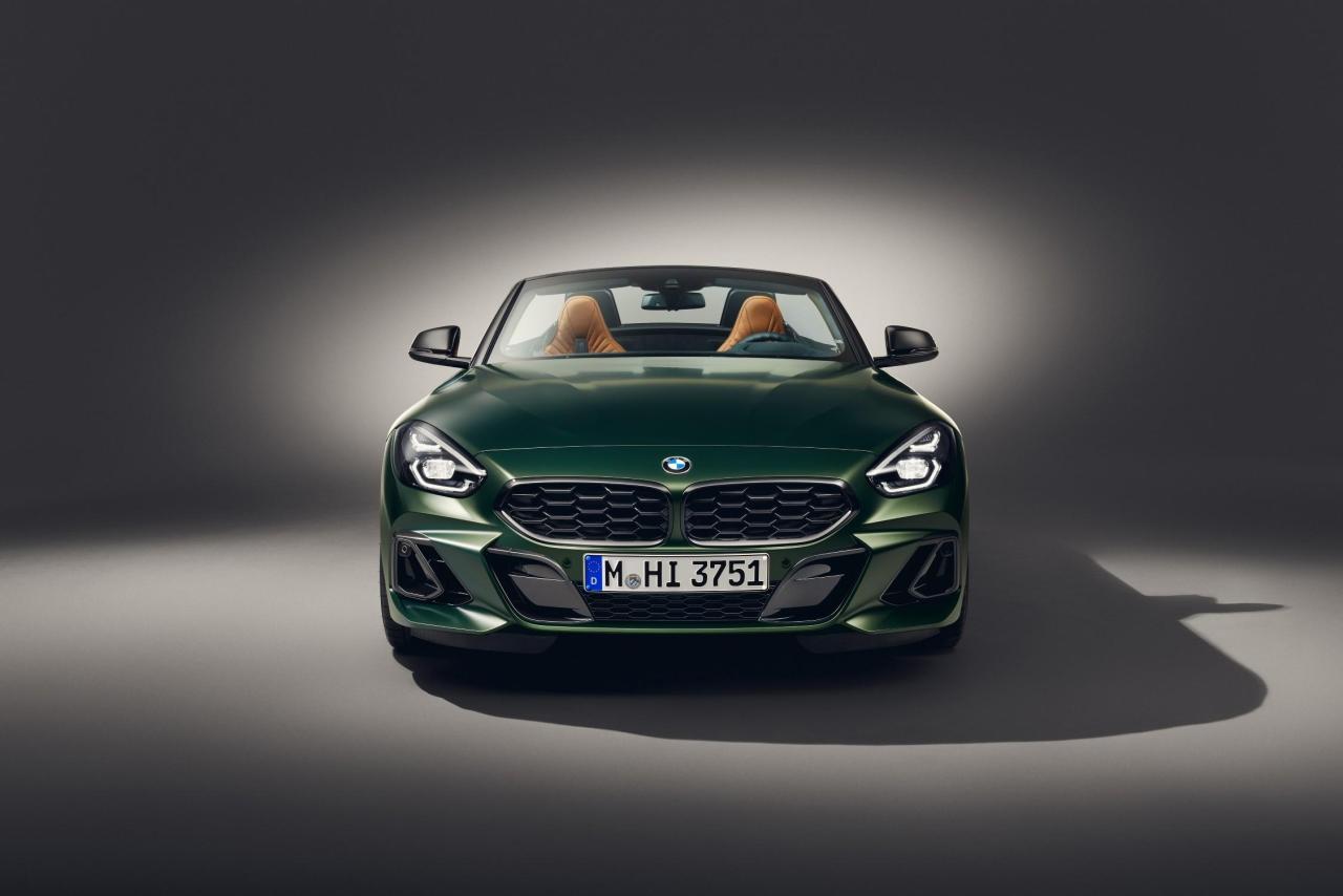 P90535788_lowRes_the-bmw-z4-m40i-with.thumb.jpg.6e2f59e9a30e6b292b2029fd40064006.jpg