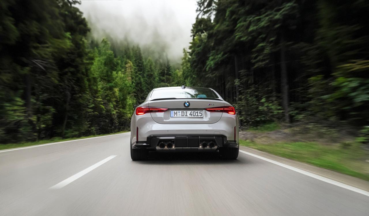 P90536823_lowRes_the-new-bmw-m4-coup.thumb.jpg.09153d062189cedfb9712bf687283cf2.jpg