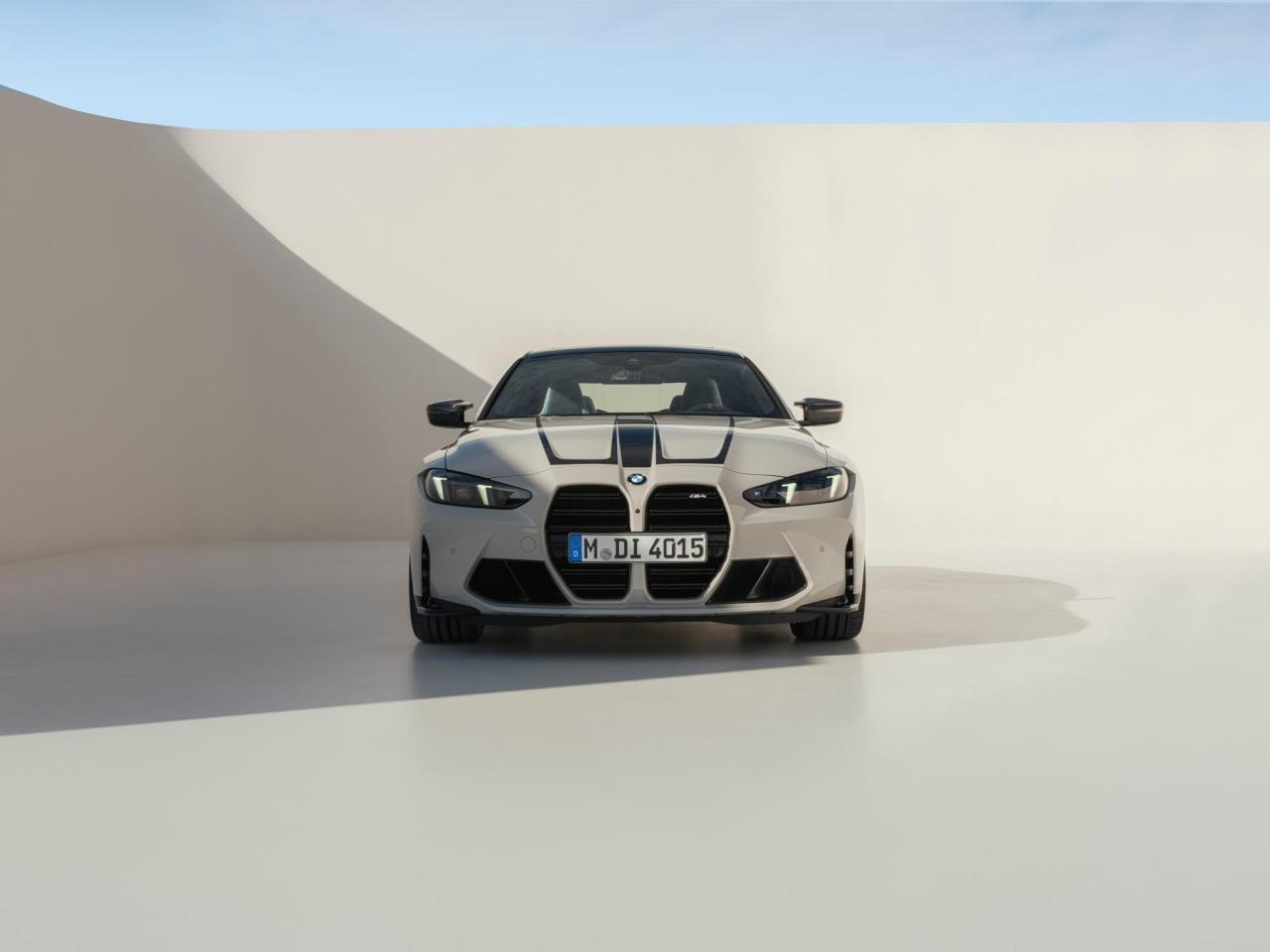 P90536831_lowRes_the-new-bmw-m4-coup.thumb.jpg.e5a6e5f9a3b632a2bf15cb510d3607c5.jpg