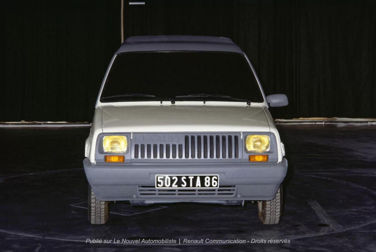 Renault_4-Express_1986_fronte.thumb.jpg.3135a15d31a4439d1fac069f60e2b003.jpg