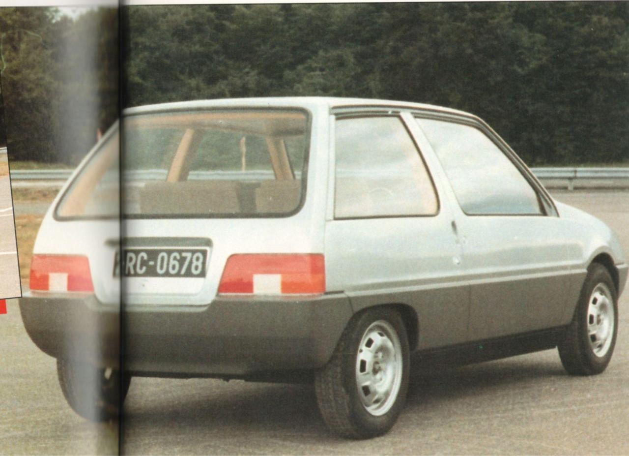 Renault_X140_1978_0626_fascioni-bassi_retro.thumb.jpg.c8f41c1ae998763f9d290542325c6190.jpg
