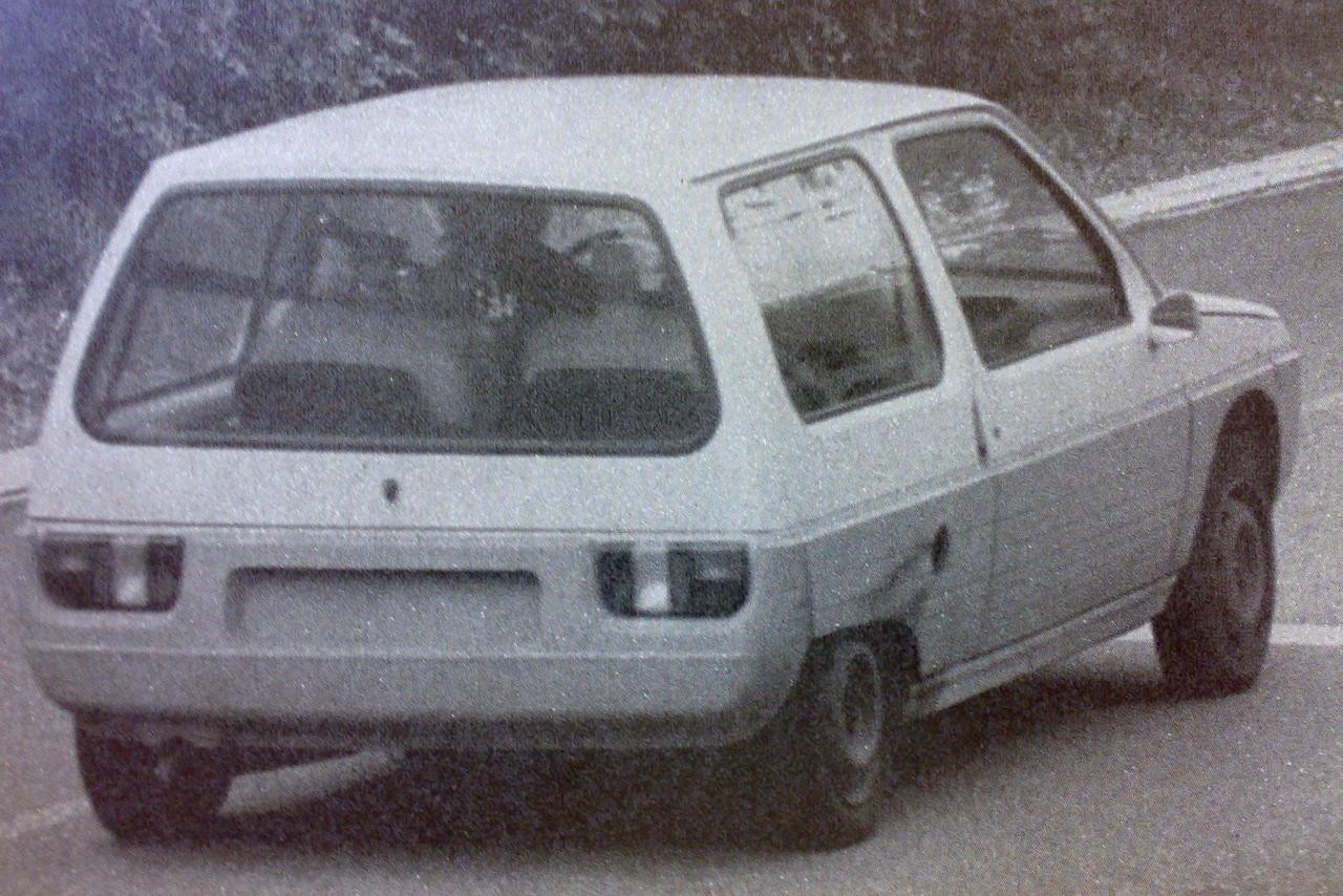 Renaultminiproto(3).thumb.jpg.011eab95d5cda44ee38c4aa76815f24f.jpg