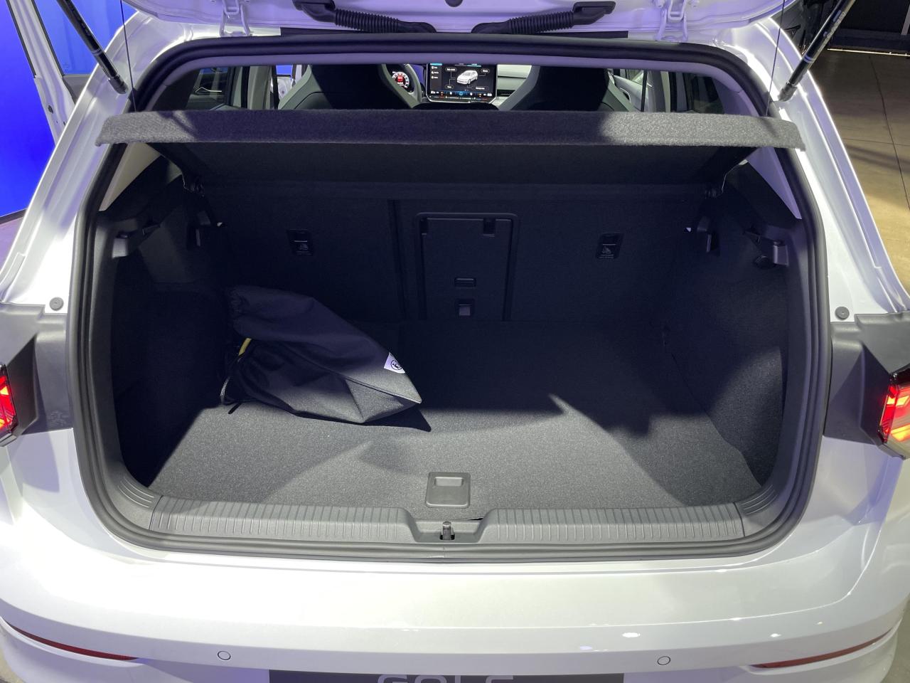S0-presentation-video-volkswagen-golf-restylee-2024-la-star-devient-elle-ringarde-786546.thumb.jpg.8455ee0db2971b0ceaa45c78f82c979d.jpg