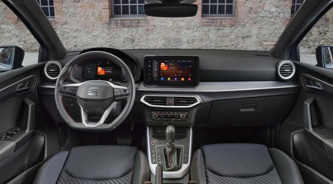 SEAT-celebrates-40-years-of-its-most-iconic-model-with-the-Ibiza-Anniversary-Limited-Edition_02_HQ.thumb.jpg.feda12455a7ffd6177ca208dfc2f5e11.jpg