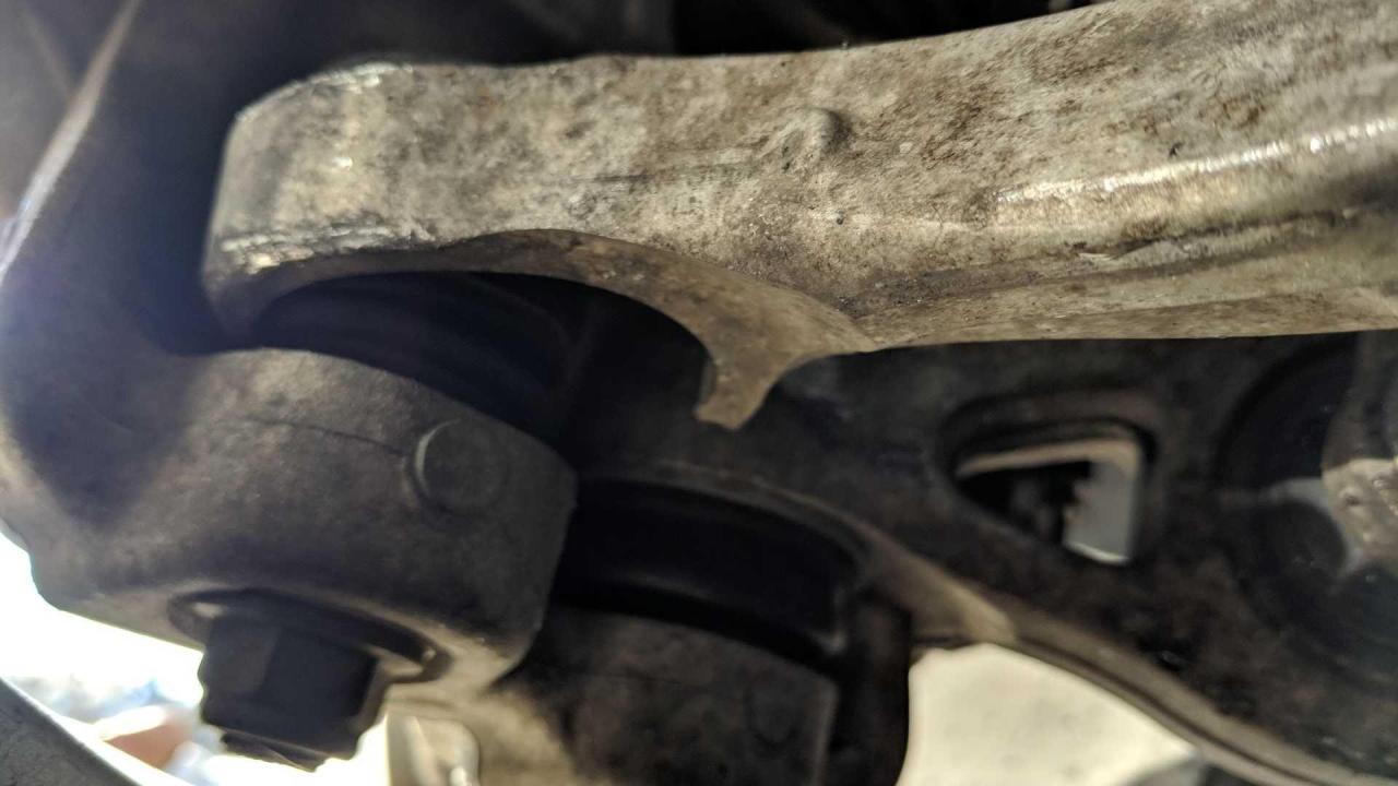 tesla-recalls-model-3-model-y-vehicles-over-front-suspension-issue-173011_1.thumb.jpg.5dcd82736a95d3cb49d1491e5c95a404.jpg