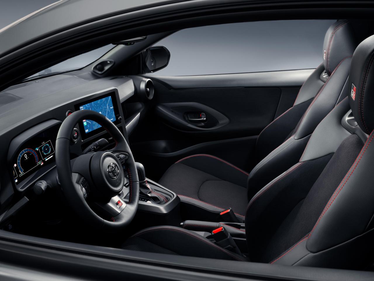 toyota-yar55-sideview-cockpit-ret.thumb.jpg.edef03fba4ab114ccc64828883de1b12.jpg