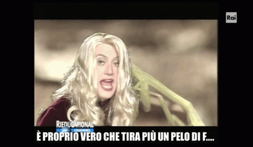 vulvia-corrado-guzzanti.gif.d1b1aa487f8be76b100d00f82ef517a1.gif