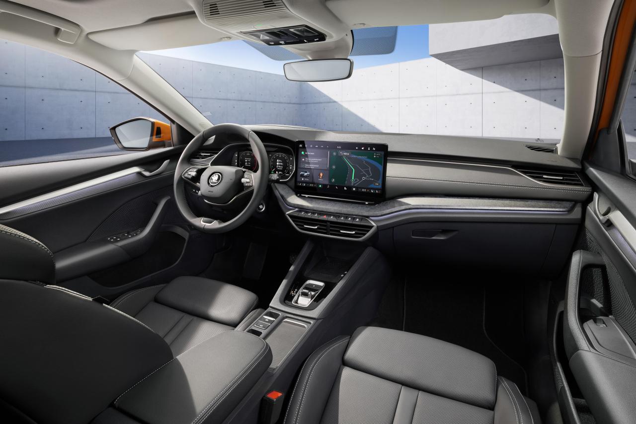 12_Skoda_Octavia_Combi.jpg