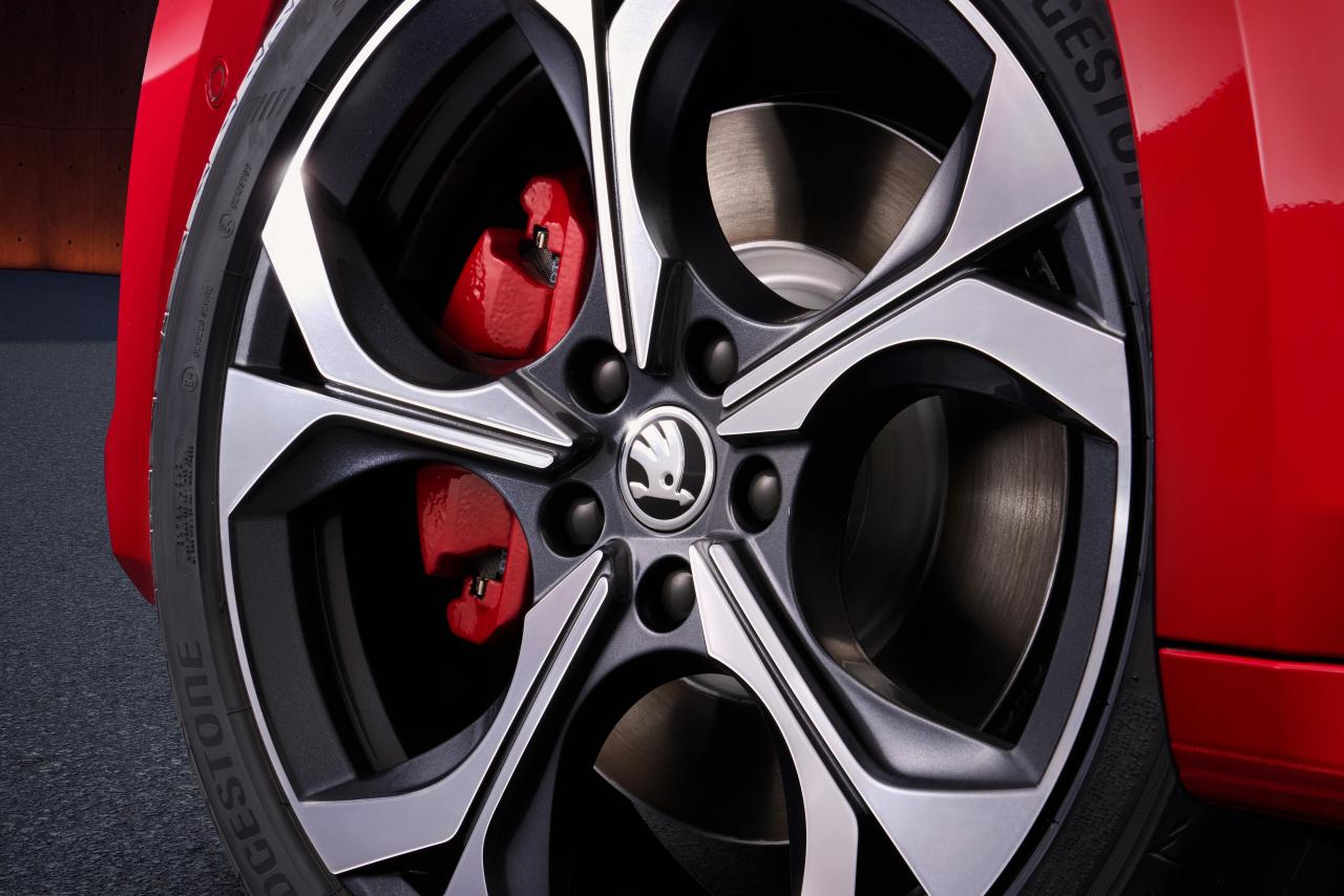 36_Skoda_Octavia_RS.jpg